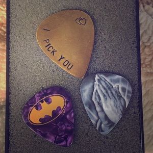 Guitar Picks 3pk + Free Gift 🎁